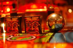 Indiana Jones: The Pinball Adventure thumbnail 3